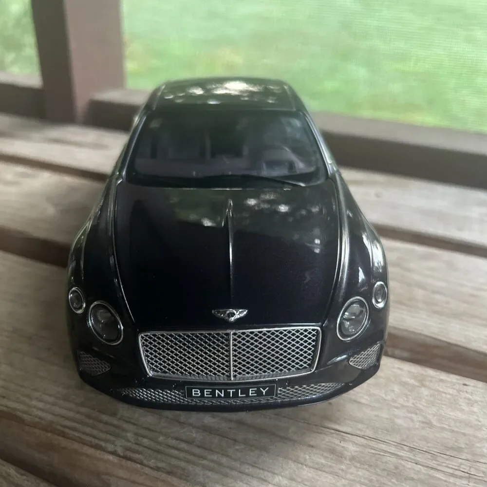 NOREV 2018 Bentley Continental GT 1/18 Scale Damson Violet- MISSING SIDE MIRRORS